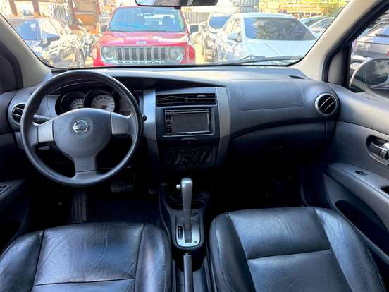 NISSAN-LIVINA-2012