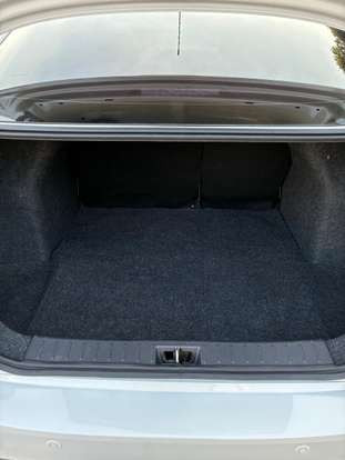 NISSAN-VERSA-2023