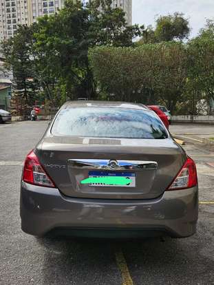 NISSAN-VERSA-2021