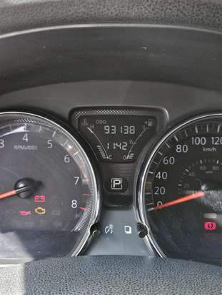 NISSAN-VERSA-2021