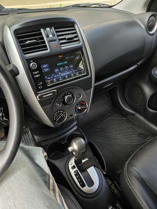 NISSAN-VERSA-2021