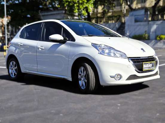 PEUGEOT-208-2016