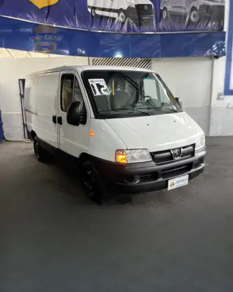 PEUGEOT BOXER 2.3 HDI 350 FURGÃO MÉDIO TETO ELEVADO 8V DIESEL 3P MANUAL