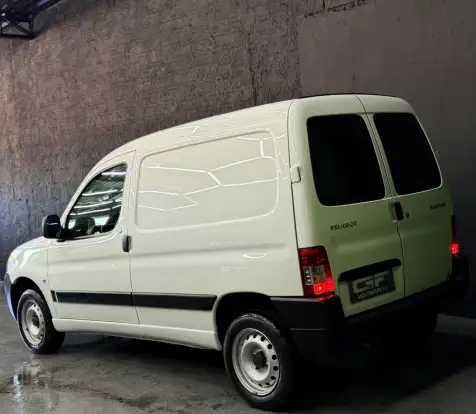PEUGEOT-PARTNER-2021