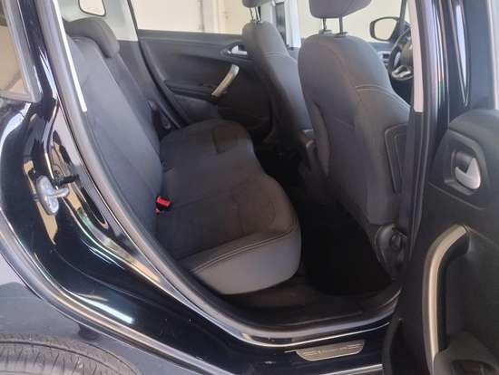 PEUGEOT-2008-2017