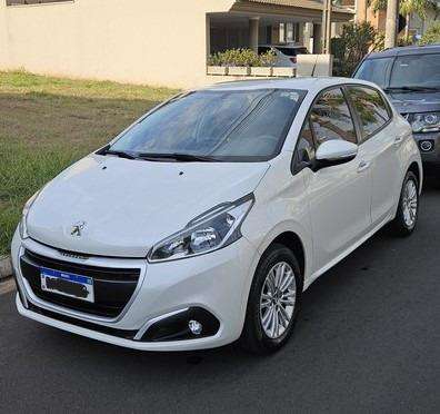 PEUGEOT-208-2018