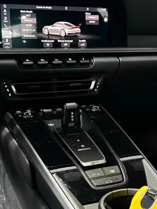 PORSCHE-911-2021