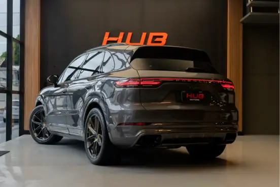 PORSCHE-CAYENNE-2021