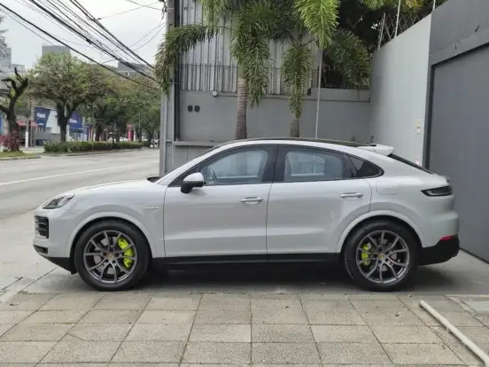PORSCHE-CAYENNE-2024