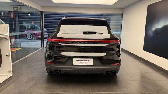 PORSCHE-CAYENNE-2025