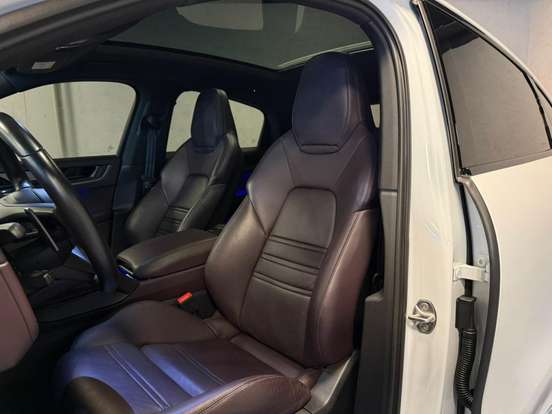 PORSCHE-CAYENNE-2023