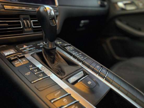 PORSCHE-MACAN-2019