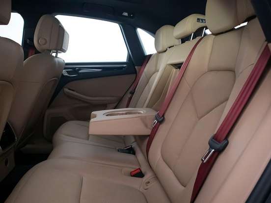 PORSCHE-MACAN-2022