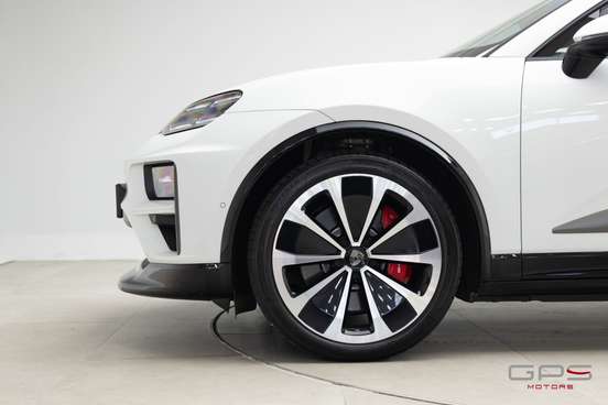 PORSCHE-MACAN-2025