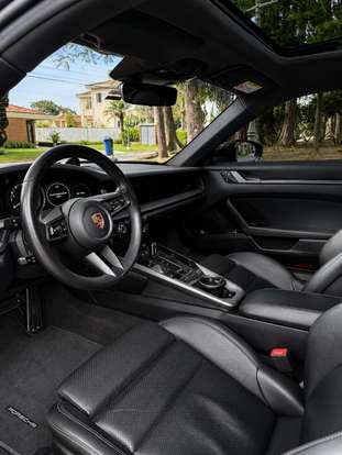 PORSCHE-911-2020