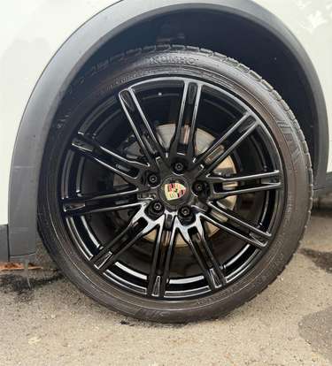 PORSCHE-CAYENNE-2012
