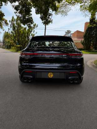 PORSCHE-MACAN-2023