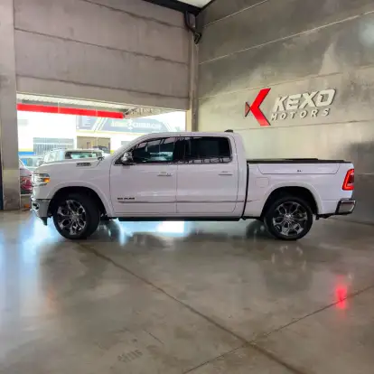 RAM-1500-5.7 V8 GASOLINA LIMITED CD 4X4 AUTOMÁTICO RAM-1500-2023
