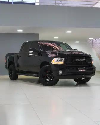 RAM CLASSIC 5.7 V8 GASOLINA LARAMIE NIGHT EDITION CD 4X4 AUTOMÁTICO RAM CLASSIC 5.7 V8 GASOLINA LARAMIE NIGHT EDITION CD 4X4 AUTOMÁTICO