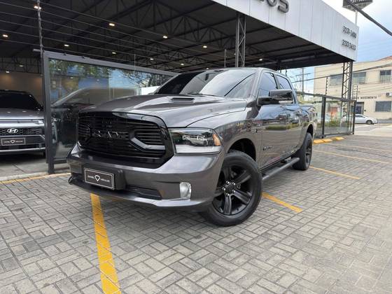 RAM CLASSIC 5.7 V8 GASOLINA LARAMIE CD 4X4 AUTOMÁTICO