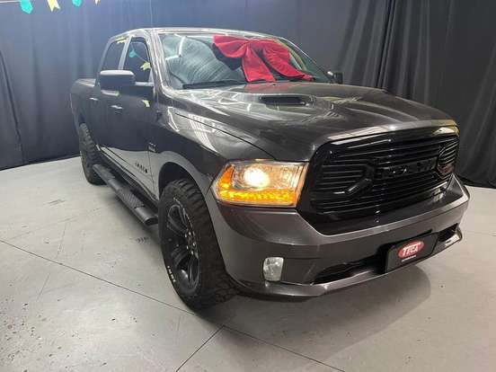RAM-CLASSIC-5.7 V8 GASOLINA LARAMIE NIGHT EDITION CD 4X4 AUTOMÁTICO RAM-CLASSIC-2022