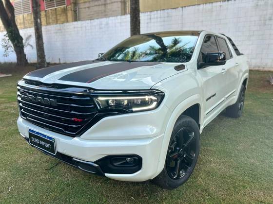 RAM RAMPAGE 2.0 HURRICANE 4 TURBO GASOLINA R/T 4X4 AUTOMÁTICO