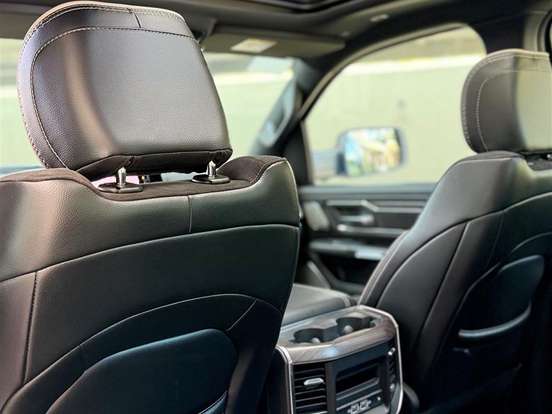 RAM-1500-3.0 HURRICANE 6 BITURBO GASOLINA LARAMIE NIGHT EDITION CD 4X4 AUTOMÁTICO RAM-1500-2025