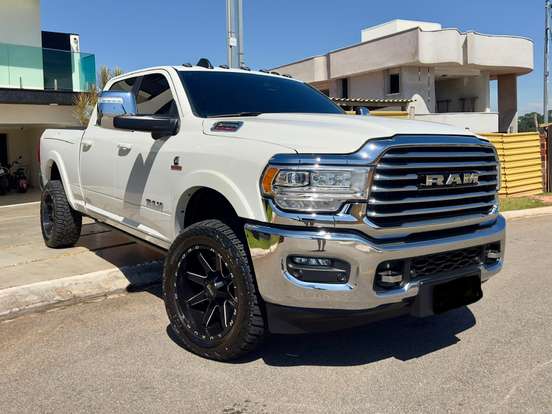 RAM-3500-6.7 I6 TURBO DIESEL LIMITED LONGHORN CD 4X4 AUTOMÁTICO RAM-3500-2024