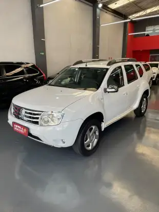 RENAULT-DUSTER-2012