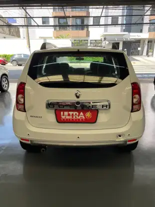 RENAULT-DUSTER-2012