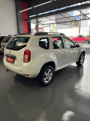 RENAULT-DUSTER-2012