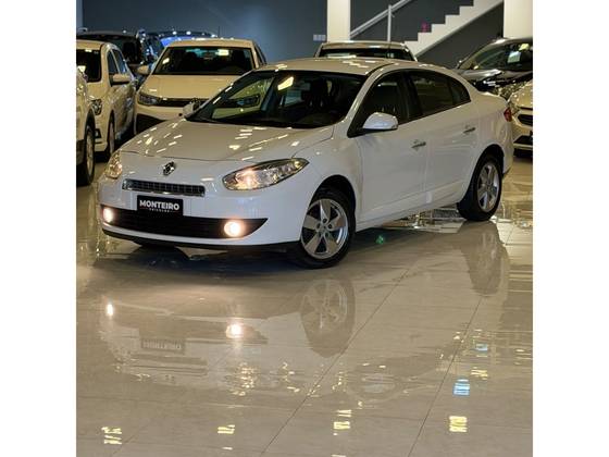 RENAULT FLUENCE 2.0 DYNAMIQUE 16V FLEX 4P AUTOMÁTICO