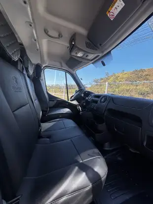 RENAULT-MASTER-2025