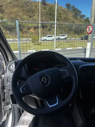 RENAULT-MASTER-2025