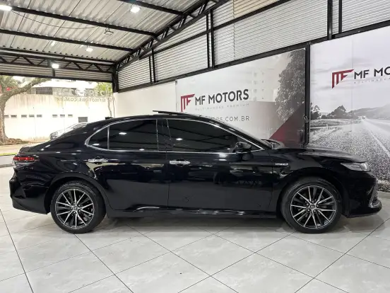 TOYOTA-CAMRY-2023
