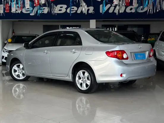 TOYOTA-COROLLA-2010