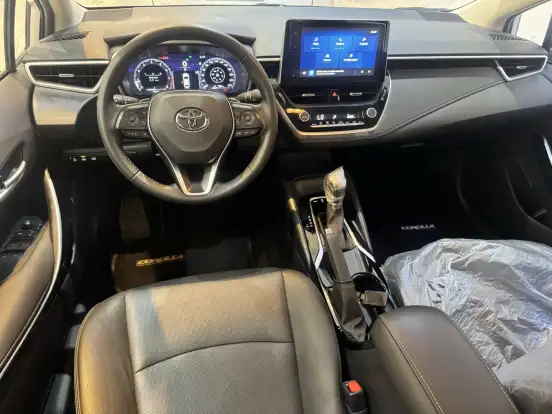 TOYOTA-COROLLA-2024