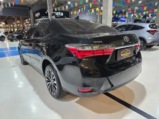 TOYOTA-COROLLA-2018