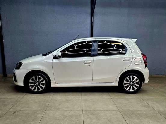 TOYOTA-ETIOS-1.5 XLS 16V FLEX 4P AUTOMÁTICO TOYOTA-ETIOS-2018