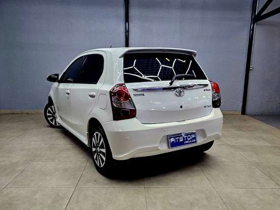 TOYOTA-ETIOS-2018