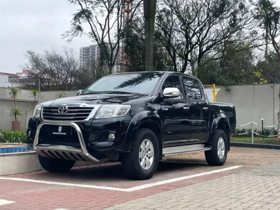 TOYOTA HILUX 2.7 SRV 4X2 CD 16V FLEX 4P AUTOMÁTICO TOYOTA HILUX 2.7 SRV 4X2 CD 16V FLEX 4P AUTOMÁTICO
