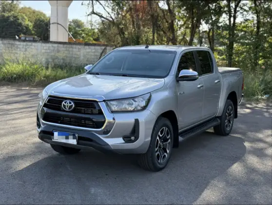 TOYOTA HILUX 2.8 D-4D TURBO DIESEL CD SRV 4X4 AUTOMÁTICO