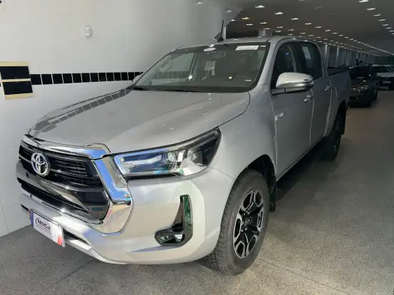 TOYOTA-HILUX-2025