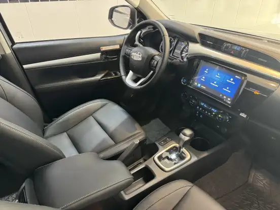 TOYOTA-HILUX-2025