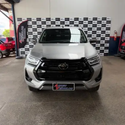 TOYOTA HILUX 2.8 D-4D TURBO DIESEL CD SRX 4X4 AUTOMÁTICO