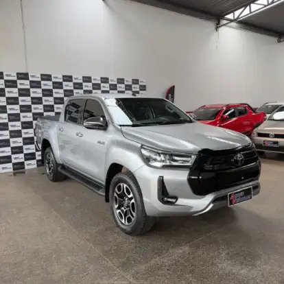 TOYOTA-HILUX-2021