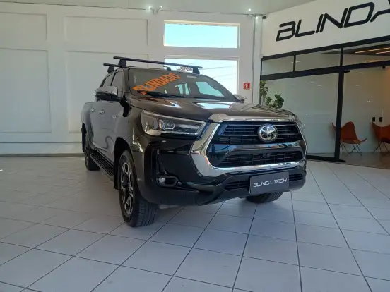 TOYOTA-HILUX-2022