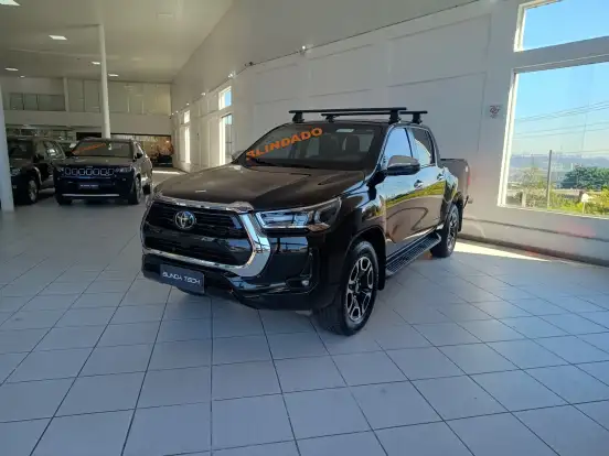 TOYOTA-HILUX-2.8 D-4D TURBO DIESEL CD SRX 4X4 AUTOMÁTICO TOYOTA-HILUX-2022