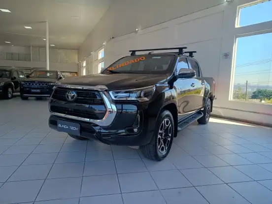 TOYOTA-HILUX-2022