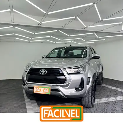 TOYOTA HILUX 2.8 D-4D TURBO DIESEL CD SRX PLUS 4X4 AUTOMÁTICO TOYOTA HILUX 2.8 D-4D TURBO DIESEL CD SRX PLUS 4X4 AUTOMÁTICO